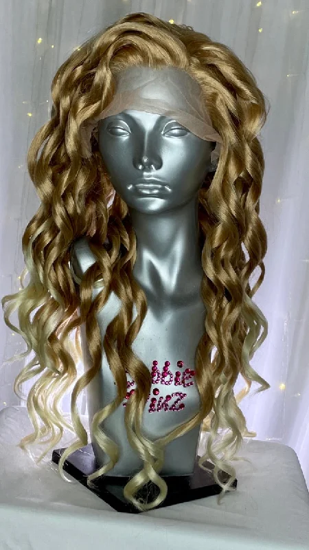 Lace wig with a 200 - density for a full and thick appearance"Heather" - T27/613